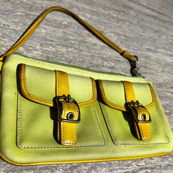 Coach vintage green and mustard color wristlet with 2 front pockets - Picture 15 of 15